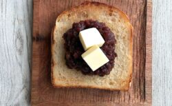 （投稿サンプル）県外リピーター続出！地元民に愛される老舗パン屋の絶品あんバター【ローカル食遺産】